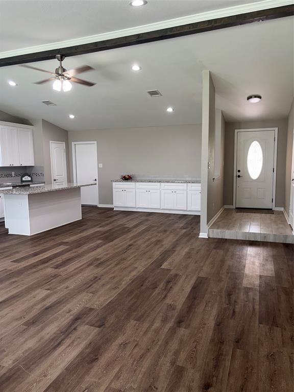 Foto del edificio - 15815 Whipple Tree Dr
