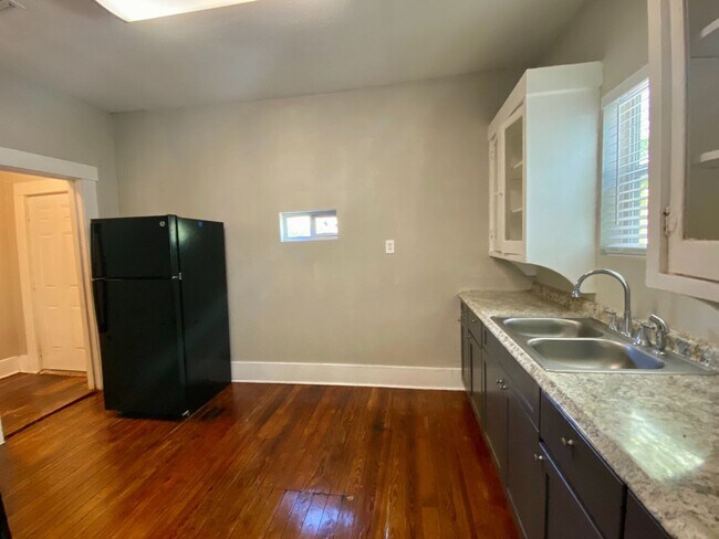 Foto del edificio - Highland Park adorable 2bd/1ba home AVAILABLE NOW!