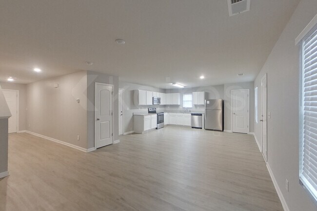 Building Photo - 357 Hawthorn Trl
