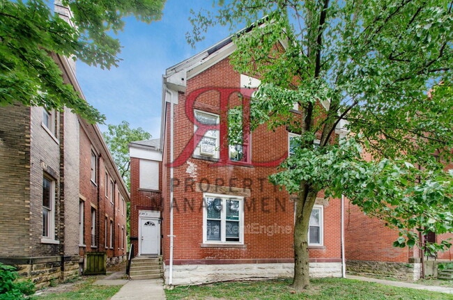 Building Photo - 821 Oak St