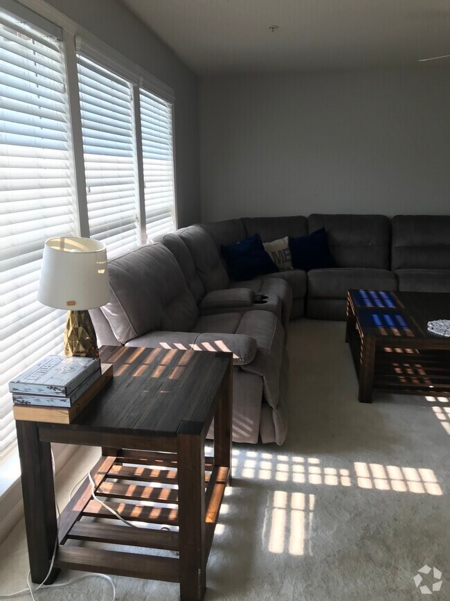 The Grande at Lake Apartments under 900 Greensboro, NC 2