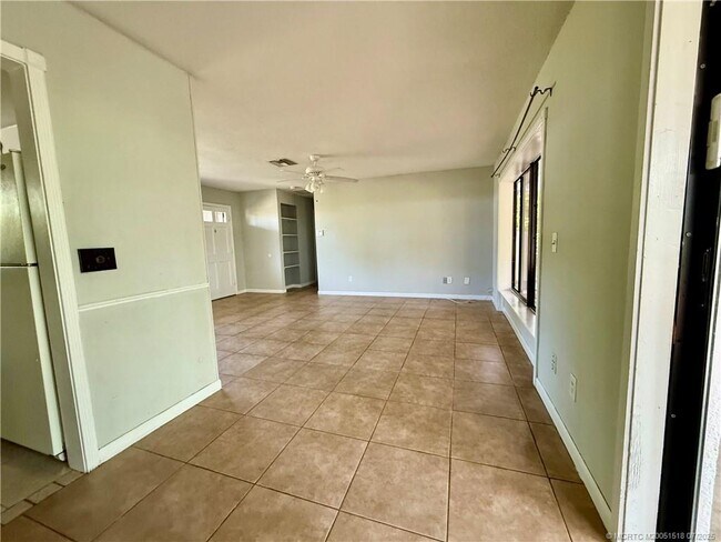 Foto del edificio - 1002 SE 15th Ct