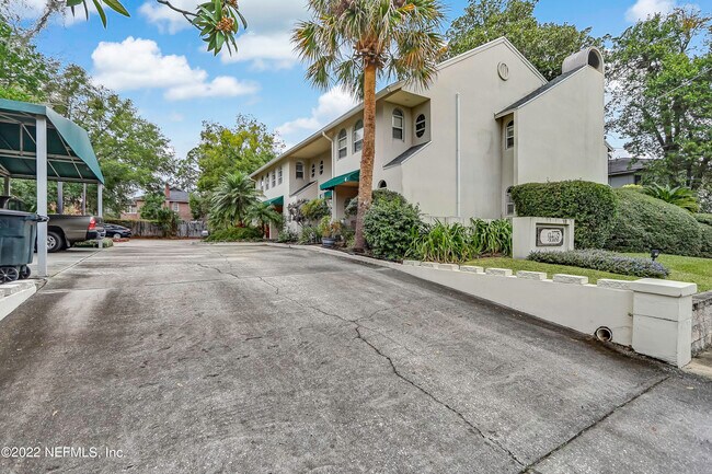 Foto del edificio - 2775 St Johns Ave