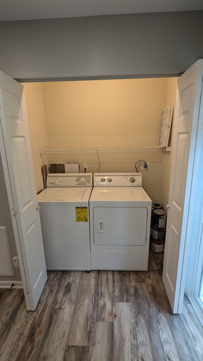 Building Photo - 2107 Alpine Rd