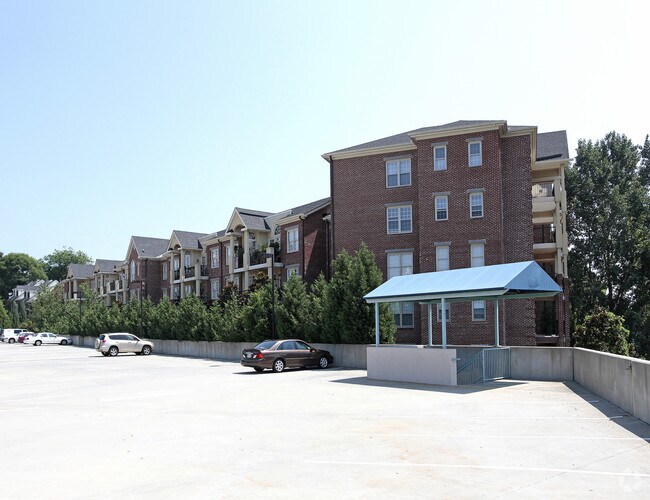 Peachtree Place North Apartments Peachtree Place North Apartments