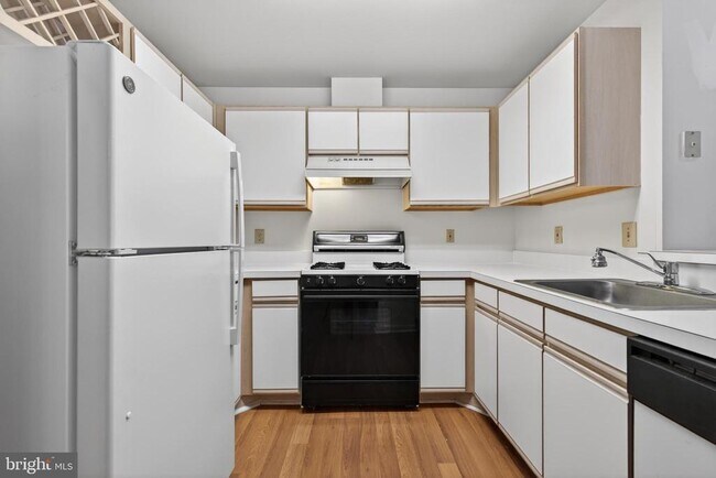 Building Photo - 3109 River Bend Ct