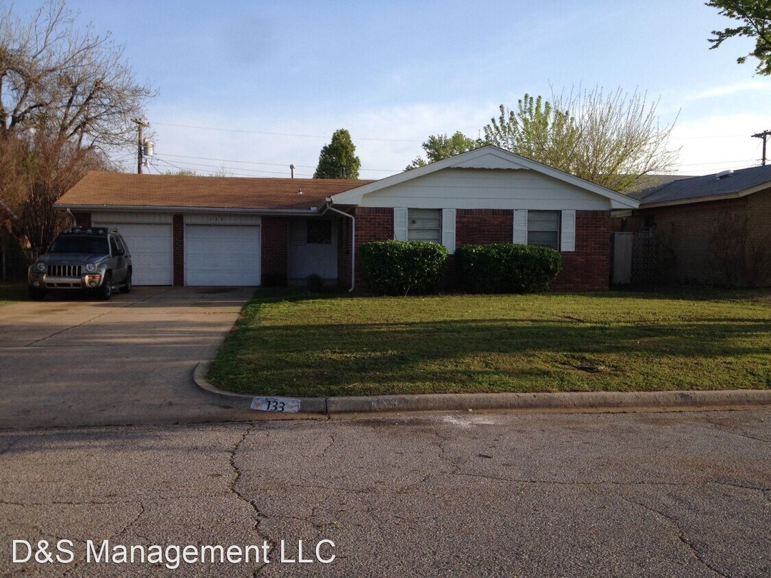 Primary Photo - 3 br, 1.5 bath House - 133 SW 64th Terrace,