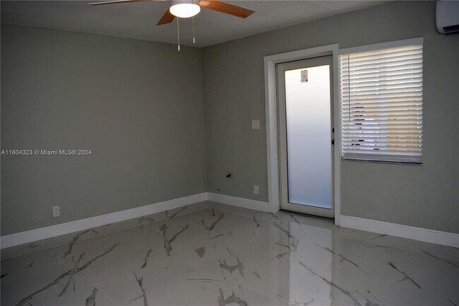 Foto del edificio - 622 NE 6th St