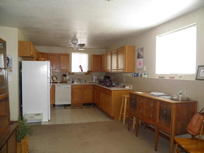 Interior Photo - 1118 Canyon Hills Rd