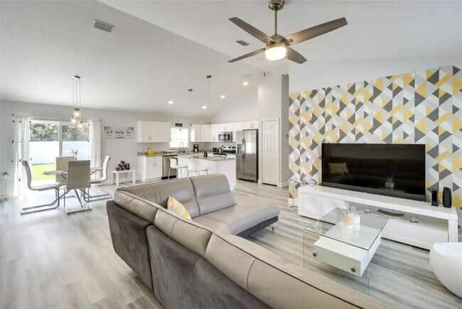 Building Photo - 2081 SW 153rd Loop