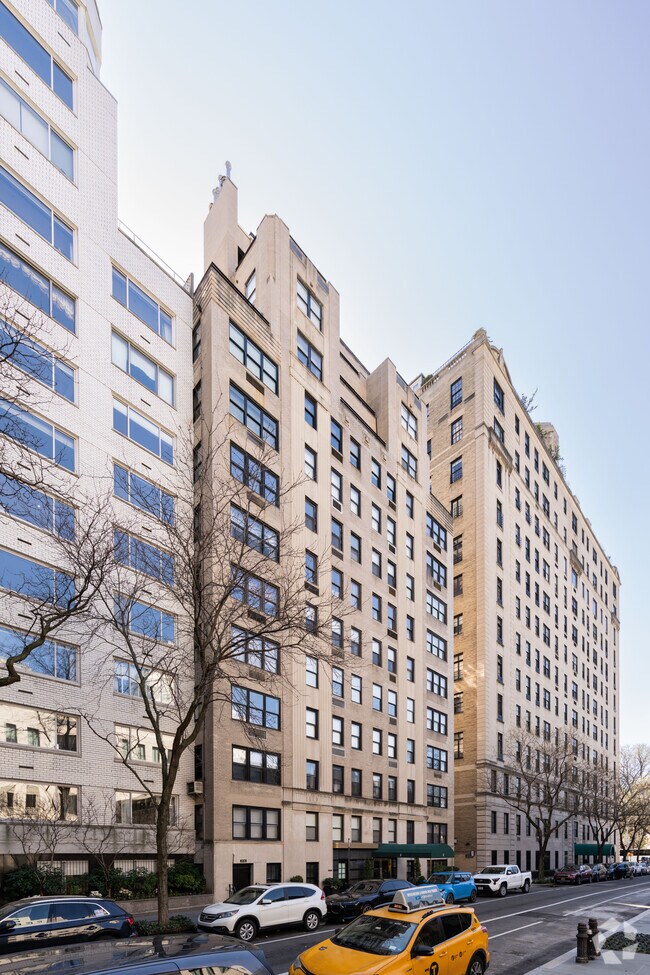 Building Photo - 4 E 70th St
