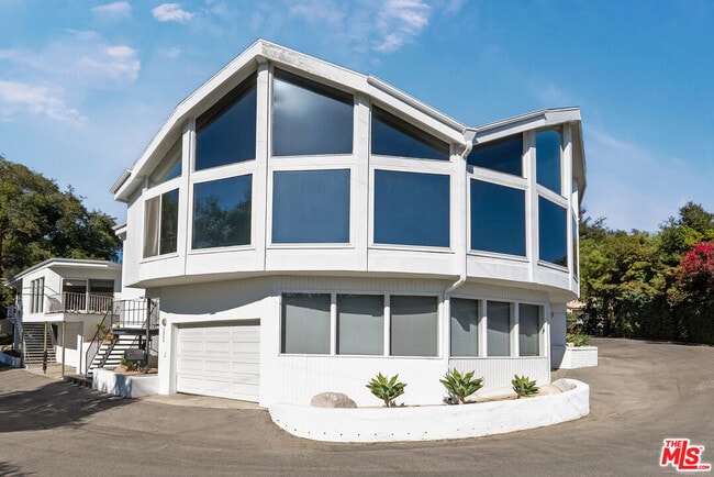 Foto del edificio - 3540 Berry Dr