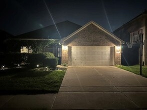 Building Photo - 2822 Lockeridge Cove Dr