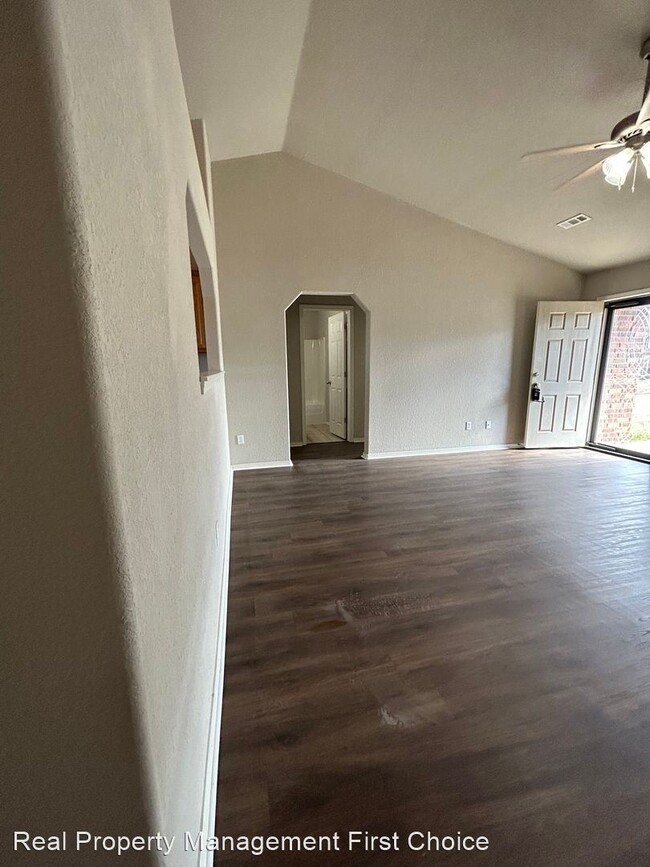 Foto del edificio - 3 br, 2 bath House - 8105 Huntington Way