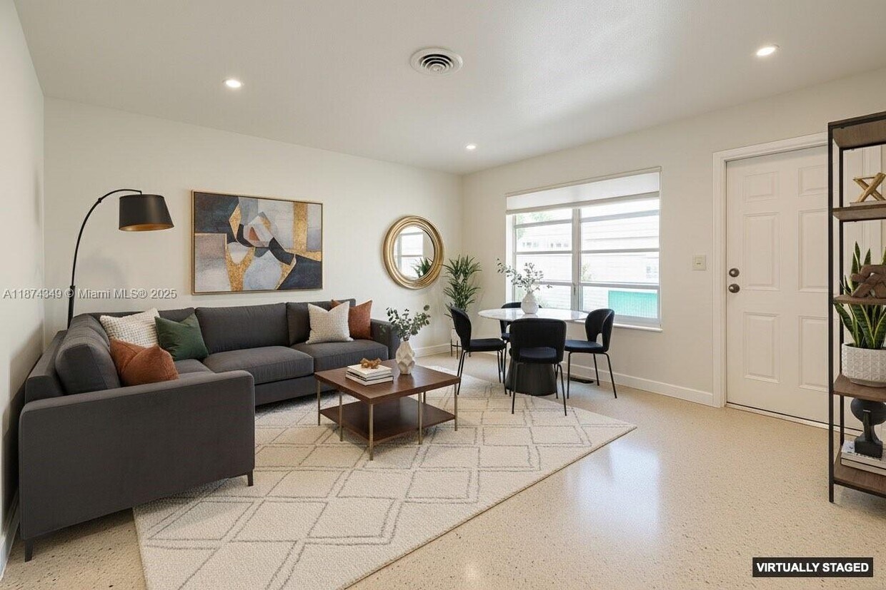 Foto principal - 2441 NW 9th Terrace