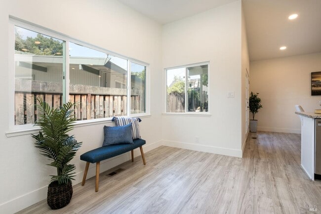 Foto del edificio - 142 Anita Ct