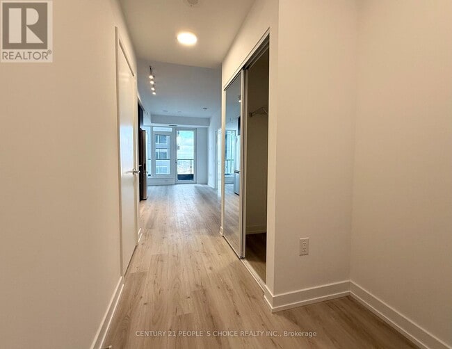 Building Photo - 395 Square One Dr