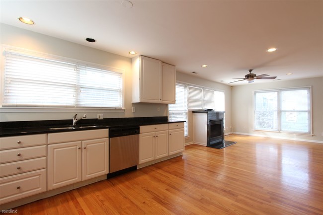 Building Photo - 3 br, 3 bath - 1435 N Mohawk St Apt Ch