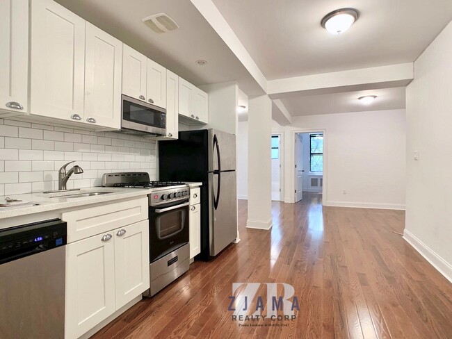 Foto del edificio - 720 St Marks Ave