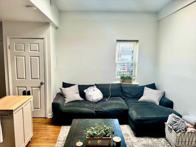 Foto del edificio - 2949 N Sheffield Ave