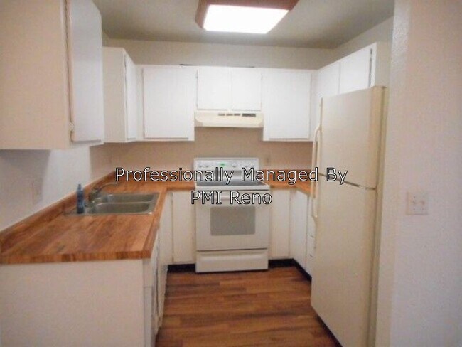 Building Photo - 2085 Highview Ct