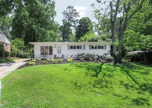 Building Photo - 3110 Canterbury St