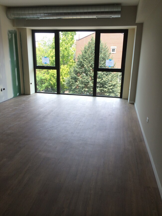 Foto del edificio - 225 W Evergreen Ave