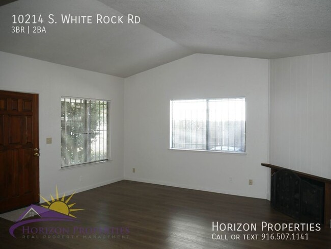 Building Photo - Open 3 Bed 2 Bath 1058sqft Duplex in Ranch...