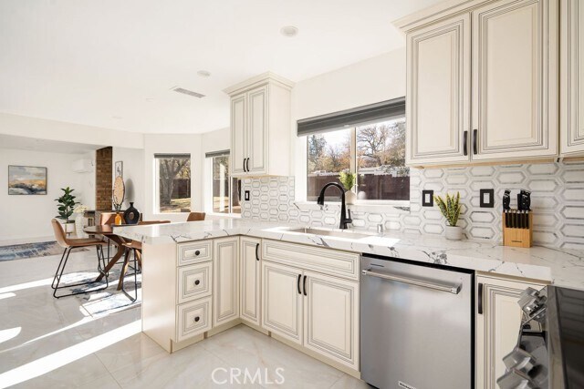 Foto del edificio - 6124 Juniper Rd
