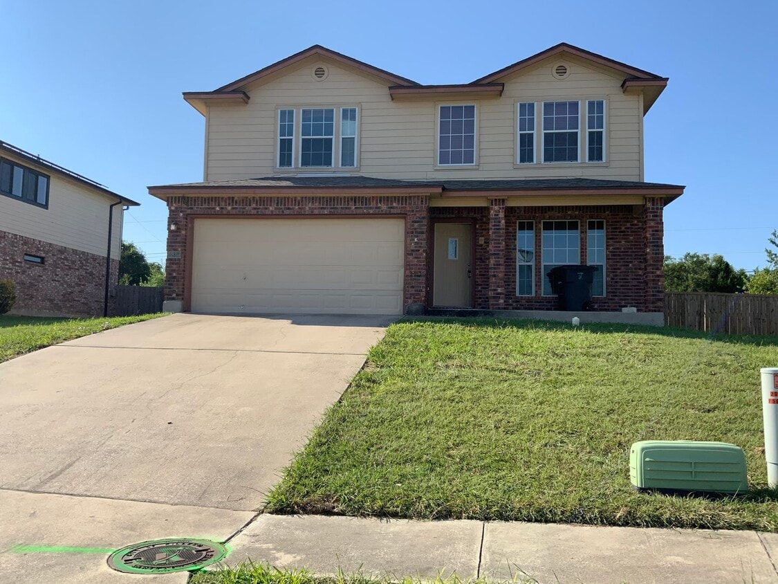 Primary Photo - 5804 Chuckwagon Cir