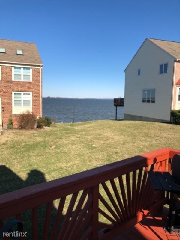 Building Photo - 3 br, 2.5 bath Townhome - 1315 Riverwood Way