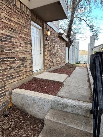 Foto del edificio - 6024 Stoneybrook Dr