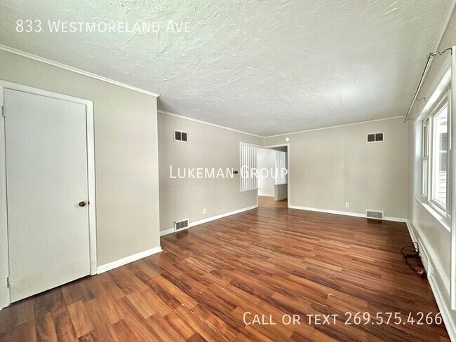 Building Photo - 833 Westmoreland Ave