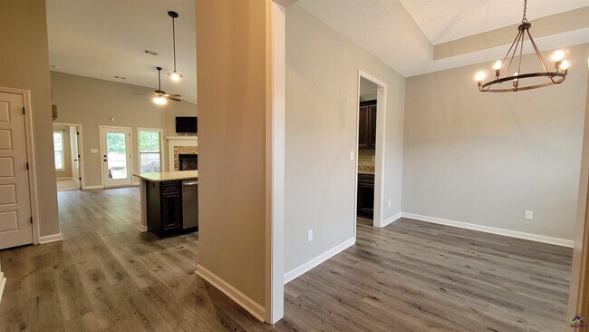 Foto del edificio - 106 Hay Bale Wy