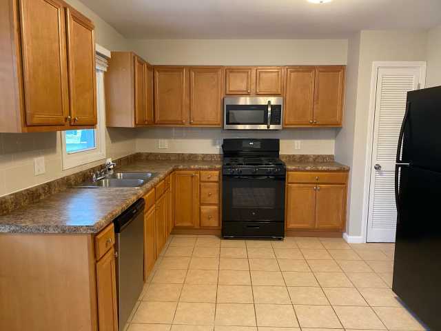 Building Photo - AVAILABLE NOW! - 605 Pierce Avenue, Dyer, ...