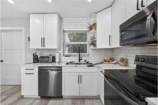 Foto del edificio - 2388 S Wallen Dr