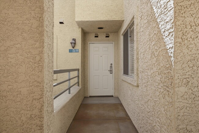 Building Photo - Luxury 1-Bedroom Rental in Guard-Gated Meridian – Walk to the Strip!