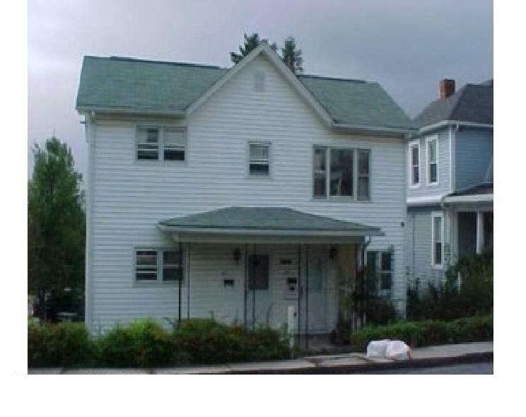 Primary Photo - 132 Maple St