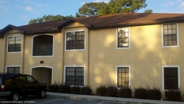 Foto del edificio - 1013 W Pleasant St