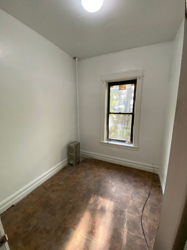 Building Photo - 1054 Park Pl