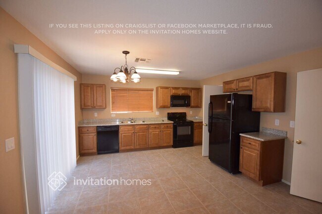 Foto del edificio - 2266 E Spruce Dr