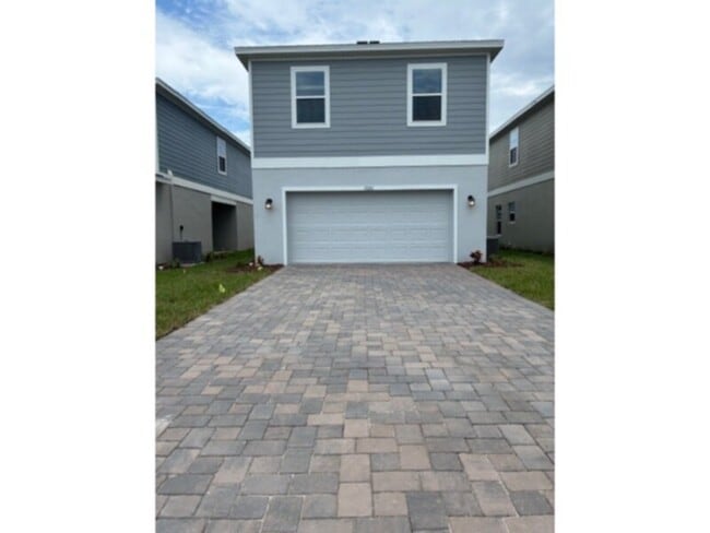 Foto del edificio - BRAND NEW 3-bedroom 2.5 bath HOUSE w/2 car...