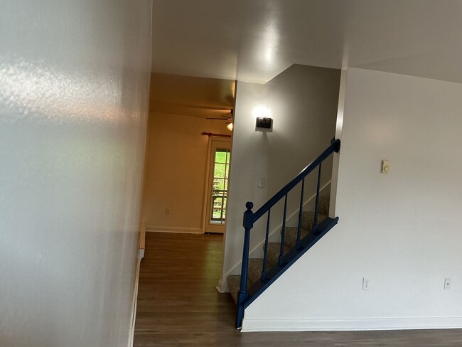 Building Photo - 63 Ashford Dr