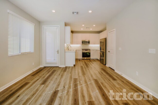 Building Photo - 31705 Luther Dr