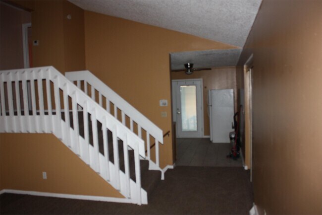 Building Photo - 8484 Lane Dr
