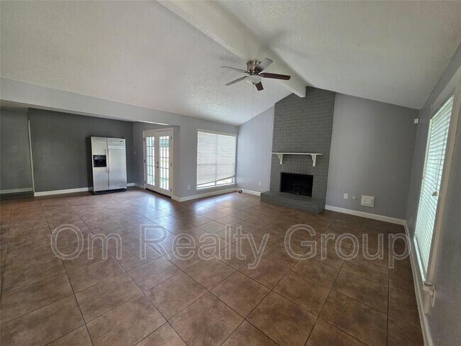 Foto del edificio - 1115 Rock Canyon Dr