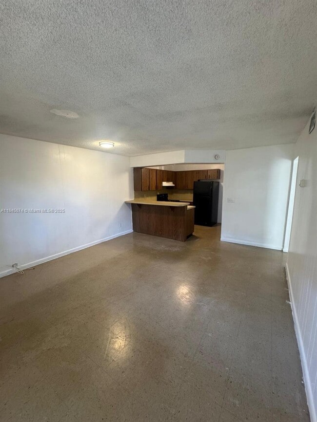 Building Photo - 170 W 28th St