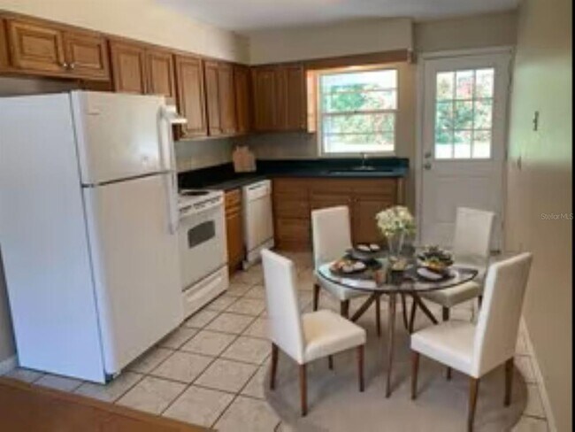 Foto del edificio - 6907 Mathers Ln