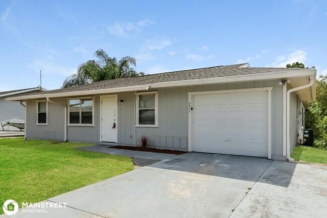 Foto del edificio - 2473 SW WARWICK ST, PORT SAINT LUCIE, FL 3...