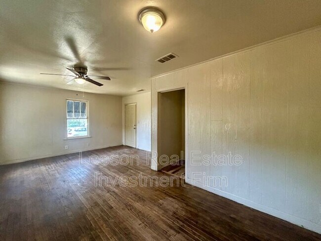 Foto del edificio - 2551 Claiborne Ave